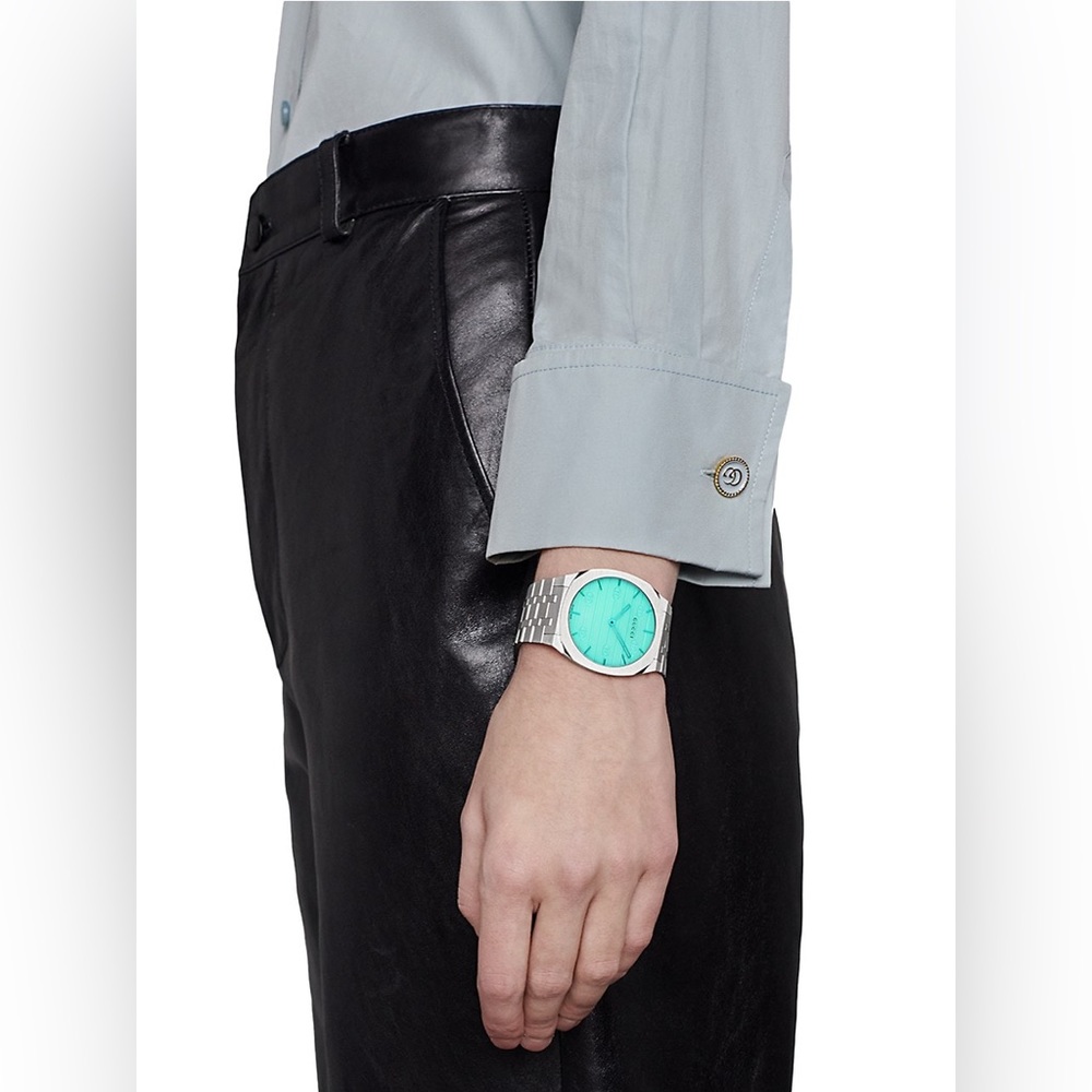 Gucci Watch.  ⭐️⭐️ Comes with Full Gift Box.   Newest Style. Sized for women 6.5 - Picture 2 of 6